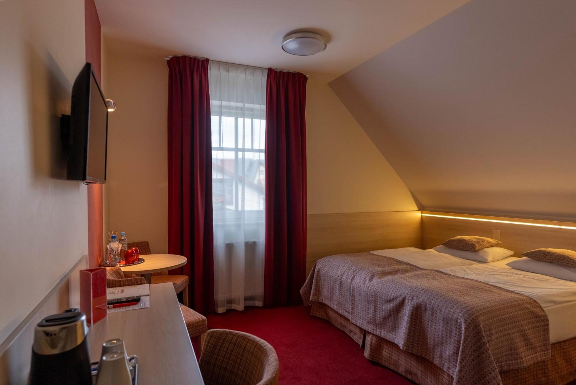 Hotel Willa Odkrywcow Шклярска Поремба Екстериор снимка